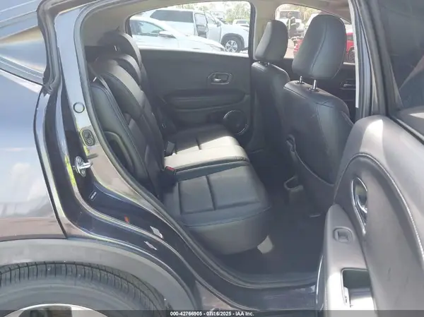 3CZRU5H77JM702030 2018 HONDA HR-V - Image 8