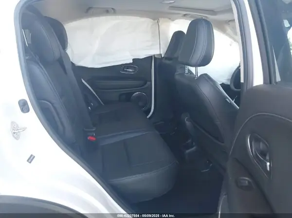 3CZRU5H77KM726796 2019 HONDA HR-V - Image 8