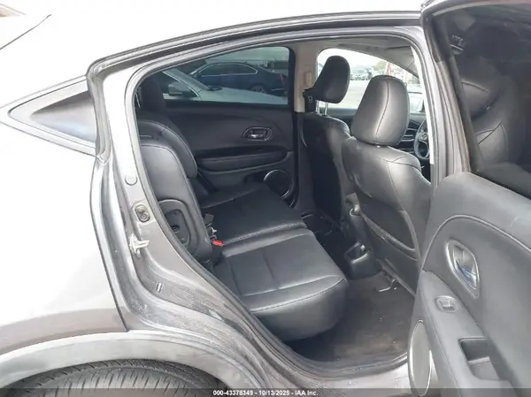 3CZRU5H78HM700961 2017 HONDA HR-V - Image 8