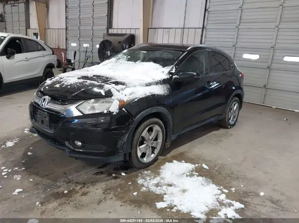 3CZRU5H78HM711281 2017 HONDA HR-V - Image 2
