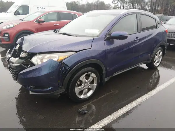 3CZRU5H78HM718442 2017 HONDA HR-V - Image 2