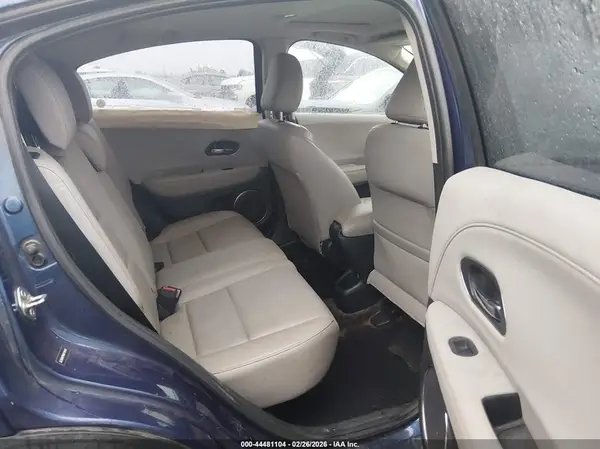 3CZRU5H78HM718442 2017 HONDA HR-V - Image 8