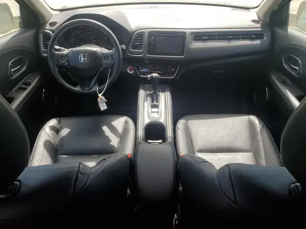 3CZRU5H78JM700996 2018 HONDA HR-V - Image 8