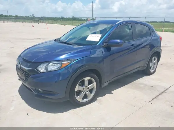 3CZRU5H79HM703996 2017 HONDA HR-V - Image 2