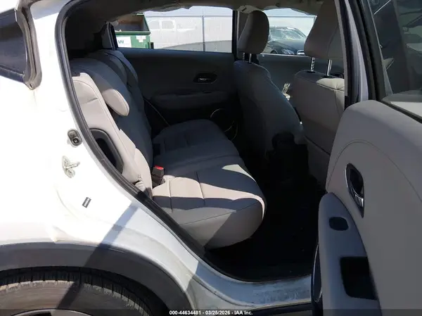 3CZRU5H79HM715565 2017 HONDA HR-V - Image 8