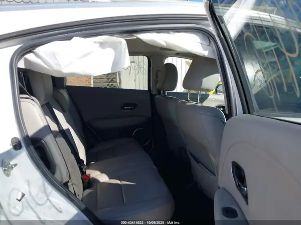 3CZRU5H79JM711778 2018 HONDA HR-V - Image 8