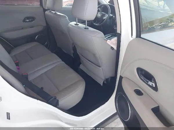 3CZRU5H79JM712882 2018 HONDA HR-V - Image 8