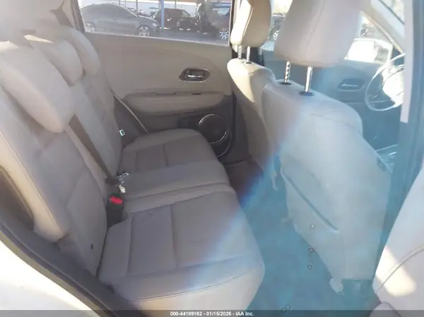 3CZRU5H7XGM731076 2016 HONDA HR-V - Image 8