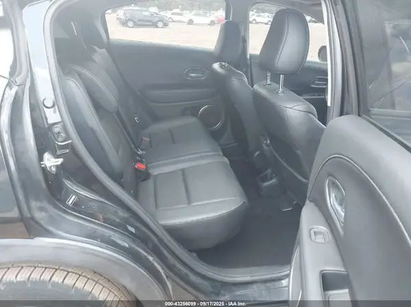 3CZRU5H7XHM700850 2017 HONDA HR-V - Image 8