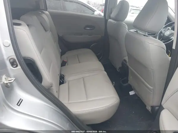 3CZRU5H7XHM715025 2017 HONDA HR-V - Image 8