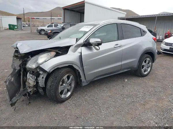 3CZRU5H7XHM715638 2017 HONDA HR-V - Image 2