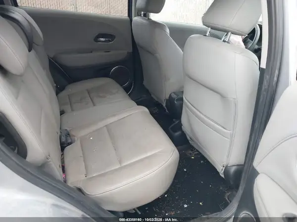 3CZRU5H7XHM715638 2017 HONDA HR-V - Image 8