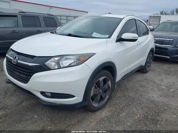 3CZRU5H7XJM705259 2018 HONDA HR-V - Image 2