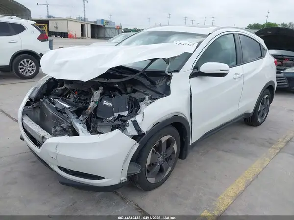 3CZRU5H7XJM708565 2018 HONDA HR-V - Image 2