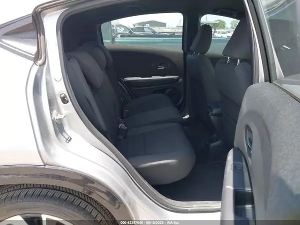 3CZRU6H10KG702050 2019 HONDA HR-V - Image 8