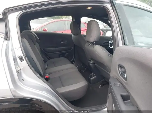 3CZRU6H10KG715106 2019 HONDA HR-V - Image 8
