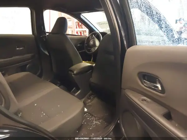 3CZRU6H10KG725490 2019 HONDA HR-V - Image 8