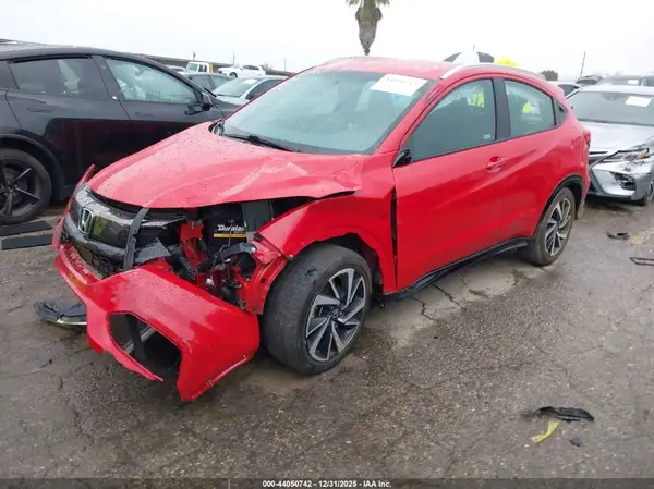 3CZRU6H10KG728941 2019 HONDA HR-V - Image 2