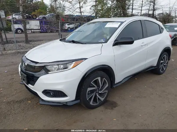 3CZRU6H10KM734062 2019 HONDA HR-V - Image 2