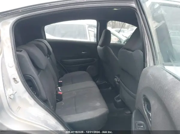 3CZRU6H10KM734921 2019 HONDA HR-V - Image 8