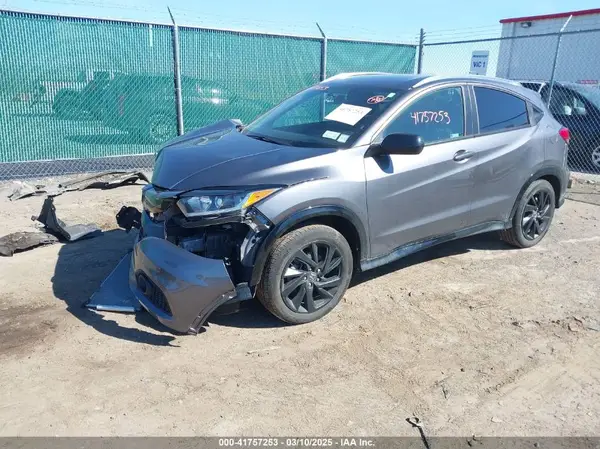 3CZRU6H10MM702215 2021 HONDA HR-V - Image 2