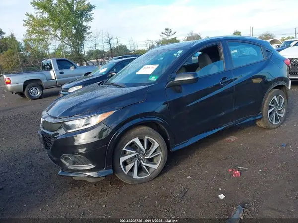 3CZRU6H11KG703157 2019 HONDA HR-V - Image 2