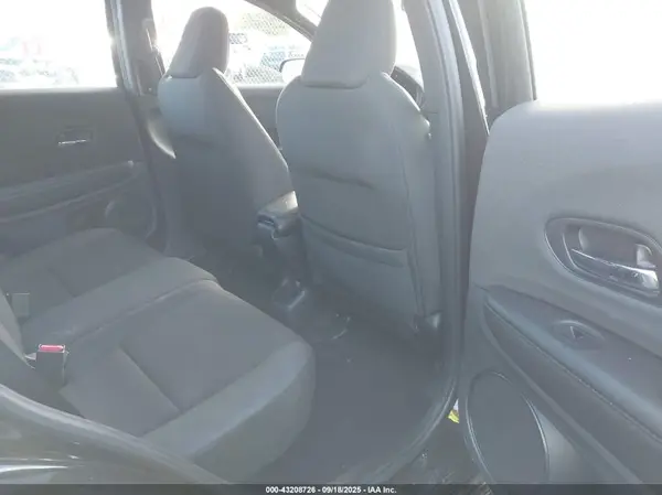 3CZRU6H11KG703157 2019 HONDA HR-V - Image 8