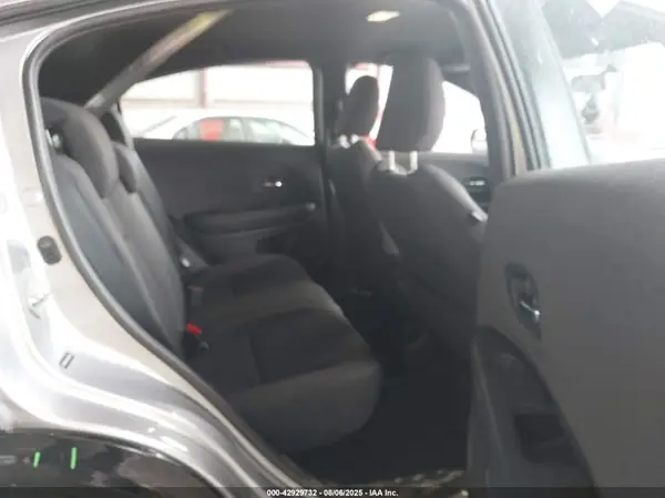 3CZRU6H11LM732032 2020 HONDA HR-V - Image 8