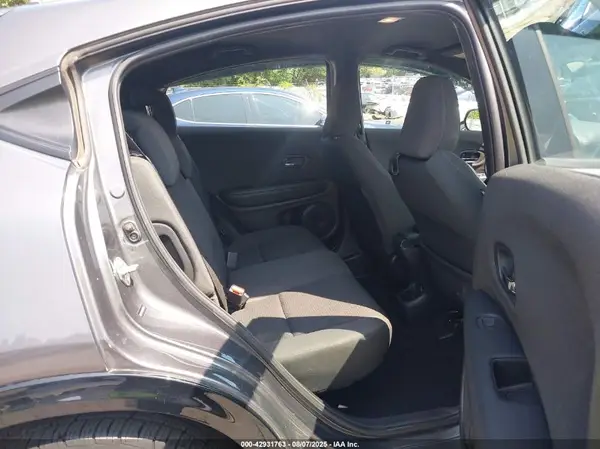 3CZRU6H12KG703426 2019 HONDA HR-V - Image 8