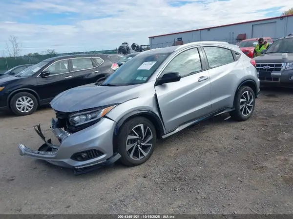 3CZRU6H12KG715639 2019 HONDA HR-V - Image 2