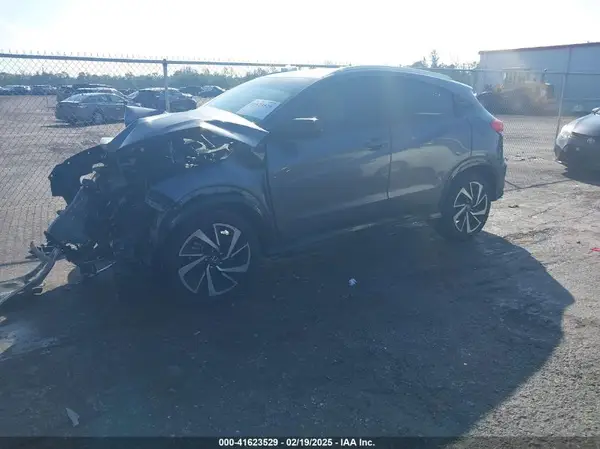 3CZRU6H12KM736685 2019 HONDA HR-V - Image 2