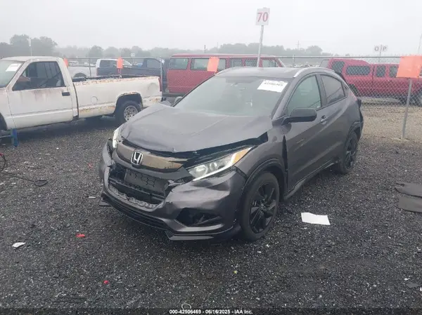 3CZRU6H12MM708565 2021 HONDA HR-V - Image 2