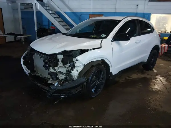 3CZRU6H12MM756535 2021 HONDA HR-V - Image 2