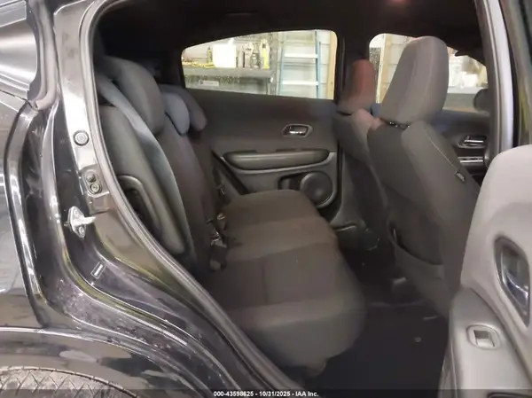 3CZRU6H13KG709557 2019 HONDA HR-V - Image 8