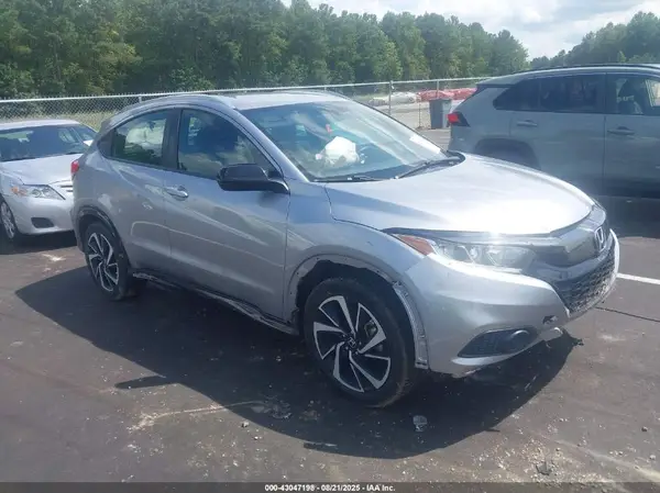 3CZRU6H13KG715651 2019 HONDA HR-V - Image 1