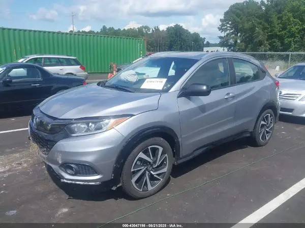3CZRU6H13KG715651 2019 HONDA HR-V - Image 2