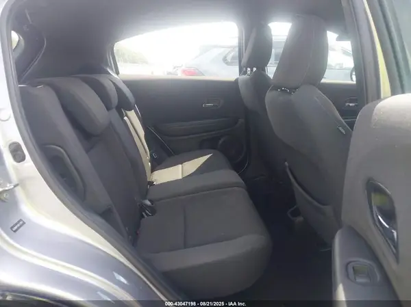 3CZRU6H13KG715651 2019 HONDA HR-V - Image 8