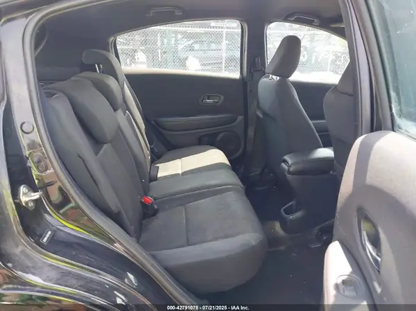 3CZRU6H13KG715827 2019 HONDA HR-V - Image 8