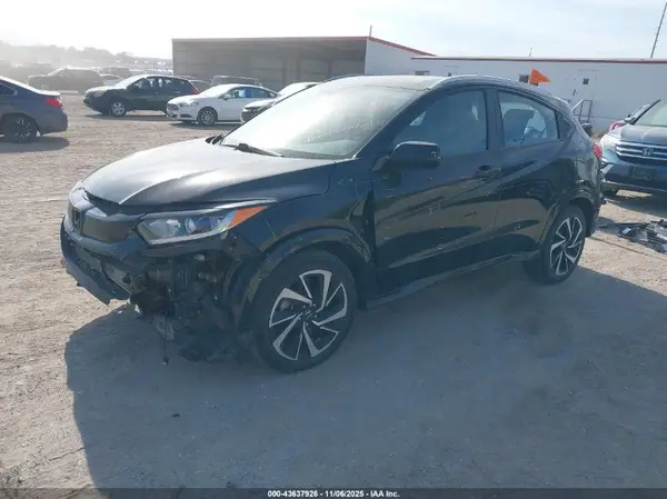 3CZRU6H13KG717528 2019 HONDA HR-V - Image 2
