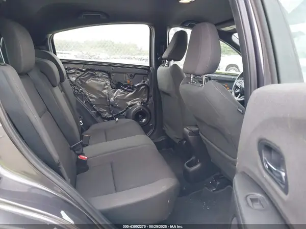 3CZRU6H13KG719974 2019 HONDA HR-V - Image 8