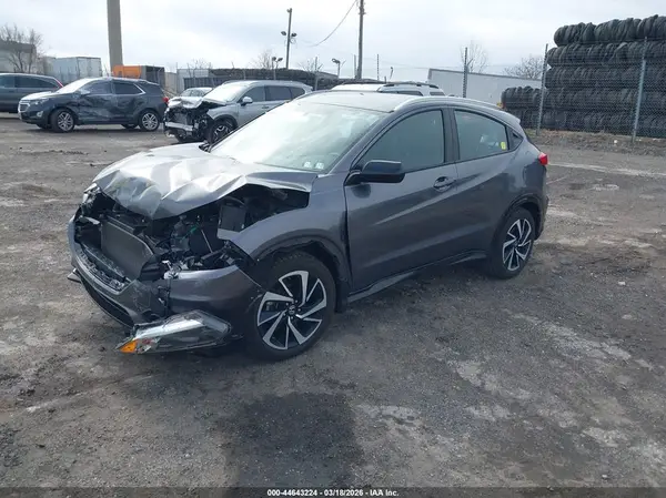3CZRU6H13KG728156 2019 HONDA HR-V - Image 2