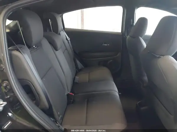 3CZRU6H13KG729985 2019 HONDA HR-V - Image 8