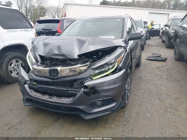 3CZRU6H13KG733180 2019 HONDA HR-V - Image 2