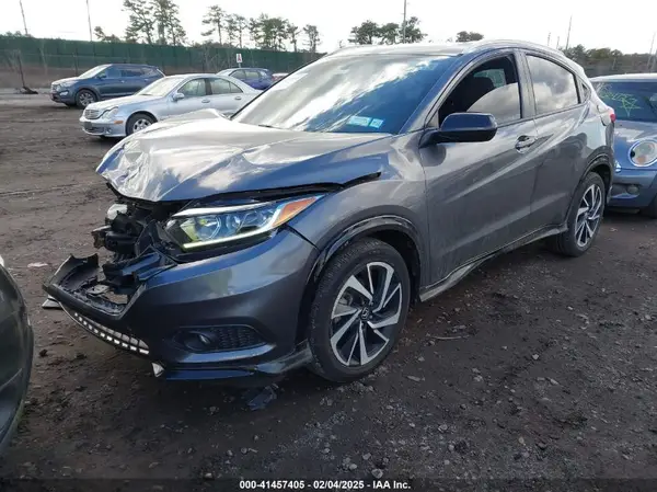 3CZRU6H13KG733602 2019 HONDA HR-V - Image 2