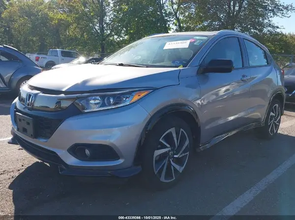 3CZRU6H13KG734748 2019 HONDA HR-V - Image 2