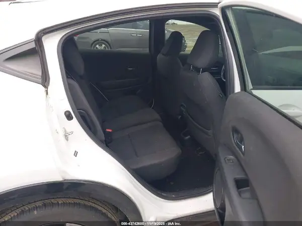 3CZRU6H13KM705493 2019 HONDA HR-V - Image 8