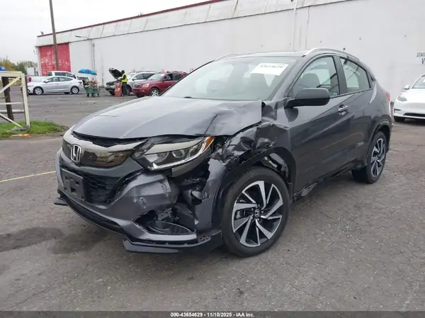 3CZRU6H13KM728918 2019 HONDA HR-V - Image 2