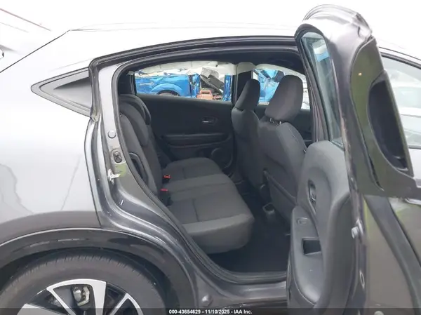 3CZRU6H13KM728918 2019 HONDA HR-V - Image 8