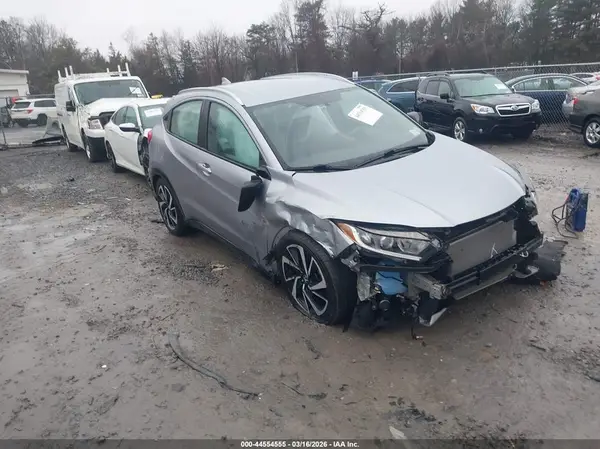 3CZRU6H13KM737988 2019 HONDA HR-V - Image 1