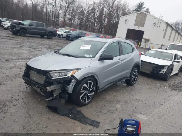 3CZRU6H13KM737988 2019 HONDA HR-V - Image 2